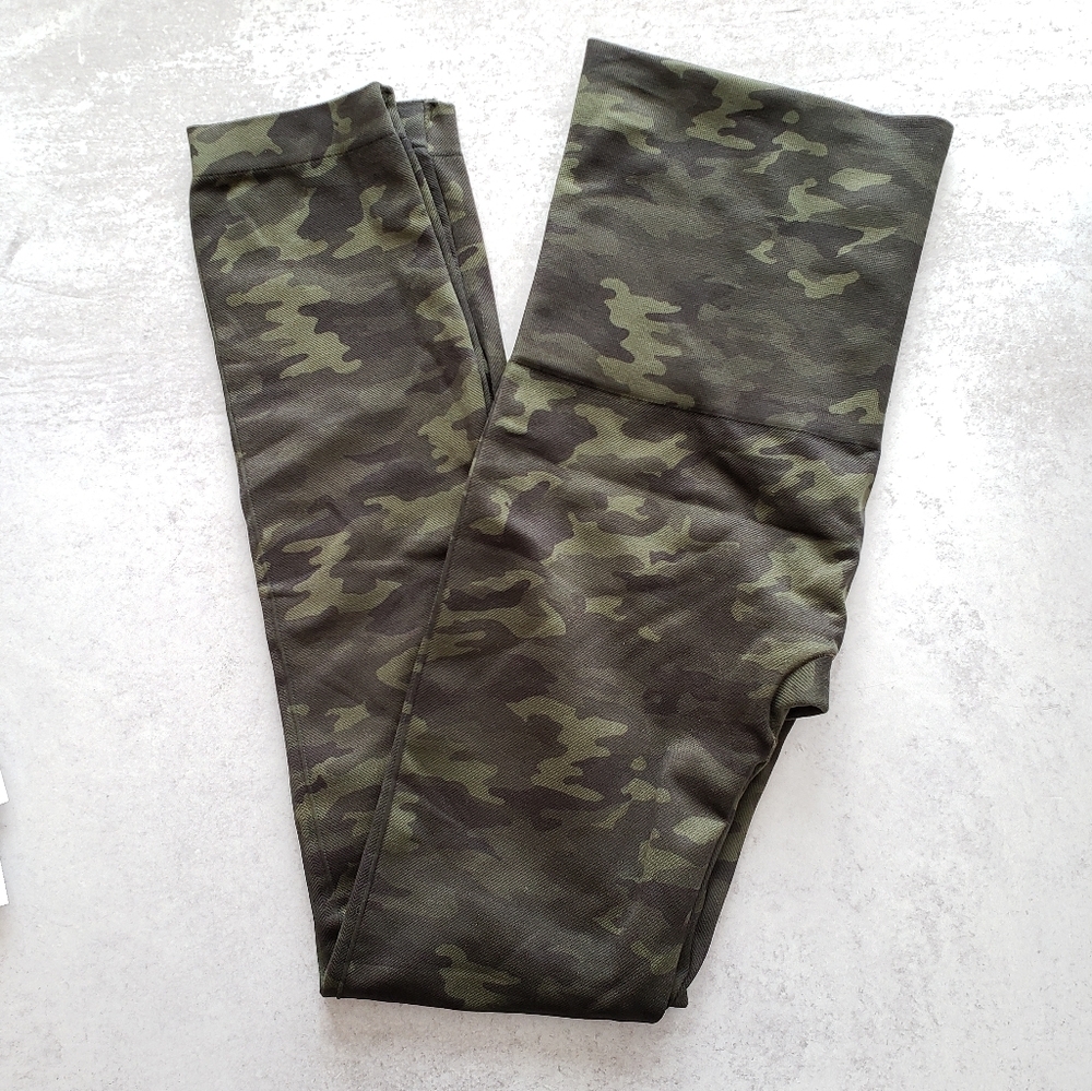 SPANX High Rise Seamless Camo Leggings Army Green SZ 1X - Picture 1 of 4